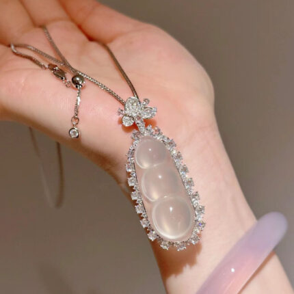 新中式高冰透白玉髓福豆吊坠项链镶嵌锆石温柔气质高级感锁骨链女