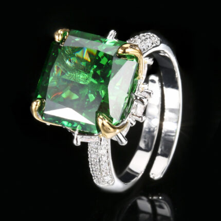 The cutting technology of colored gemstones is popular, with high carbon content, and the main component carbon element is the same as that of real diamonds. Highly simulated diamond Redion cut ice flower square diamond copper inlaid princess square light luxury women's ring, size 12 * 12
