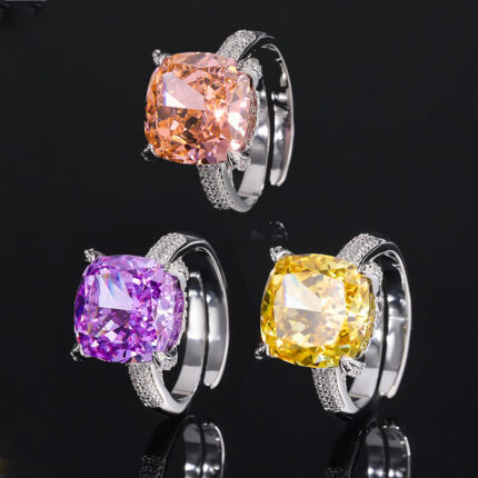 The cutting technology of colored gemstones is popular, with high carbon content, and the main component carbon element is the same as that of real diamonds. Highly simulated diamond Redion cut with premium texture, diamond copper inlaid with simple princess square ring for women, size 12 * 12