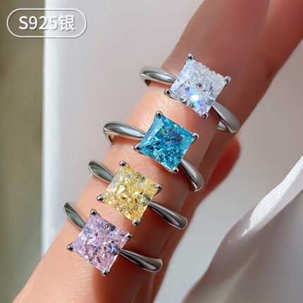 The cutting technology of colored gemstones is popular, with high carbon content, and the main component carbon element is the same as that of real diamonds. Highly simulated diamond Redion cutting live sales princess square ring main stone 7 * 7