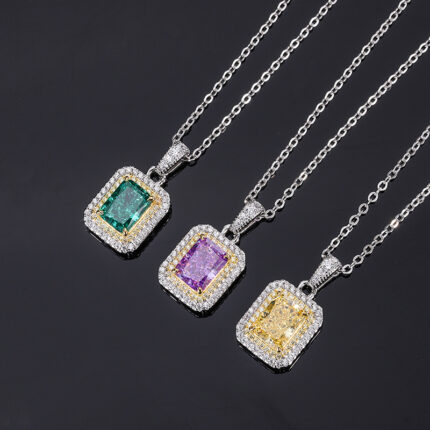 The top cutting technology of S925 Caibao is a best-selling product with high carbon content, and its main component carbon element is the same as that of real diamond. Highly simulated diamond pink diamond inlaid pendant