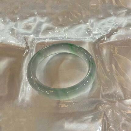 天然高冰种飘绿花翡翠手镯圆条老坑a货缅甸玻璃种玉手镯女带证书